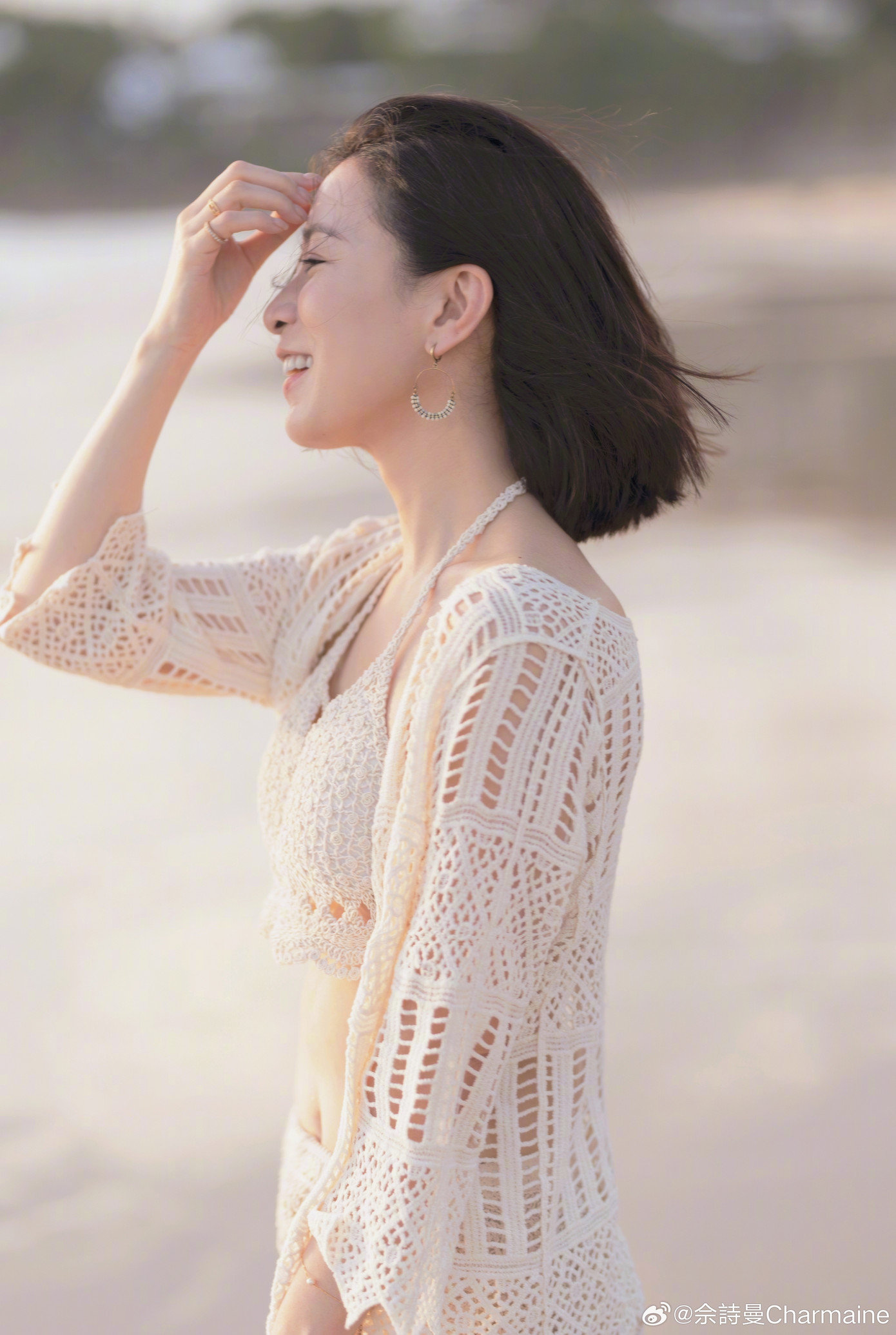 Theo Sina, dù chưa lập gia đình Xa Thi Mạn vẫn hài lòng với những gì đang có. Mới đây, khi tham gia show Giai nhân tự hữu ước của Lưu Gia Linh, Xa Thi Mạn chia sẻ bản thân cảm thấy rất phiền với câu hỏi "Khi nào sẽ kết hôn?". Nữ diễn viên từng tâm sự cô không muốn vì đến tuổi kết hôn mà lựa chọn một ai đó tạm bợ. Theo Sina, dù chưa lập gia đình Xa Thi Mạn vẫn hài lòng với những gì đang có. Mới đây, khi tham gia show Giai nhân tự hữu ước của Lưu Gia Linh, Xa Thi Mạn chia sẻ bản thân cảm thấy rất phiền với câu hỏi "Khi nào sẽ kết hôn?". Nữ diễn viên từng tâm sự cô không muốn vì đến tuổi kết hôn mà lựa chọn một ai đó tạm bợ.