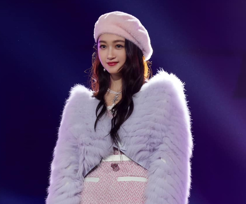 Diễn viên thích lên sân khấu trổ tài ca hát, song họ thường đem đến màn trình diễn thảm họa. Diễn viên thích lên sân khấu trổ tài ca hát, song họ thường đem đến màn trình diễn thảm họa.