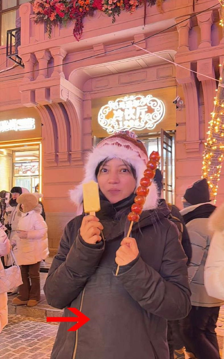 Hình ảnh mới nhất của Triệu Vy, nữ diễn viên đang tận hưởng cuộc sống nhàn rỗi sau khi bị cấm sóng khỏi giới giải trí. Hình ảnh mới nhất của Triệu Vy, nữ diễn viên đang tận hưởng cuộc sống nhàn rỗi sau khi bị cấm sóng khỏi giới giải trí.