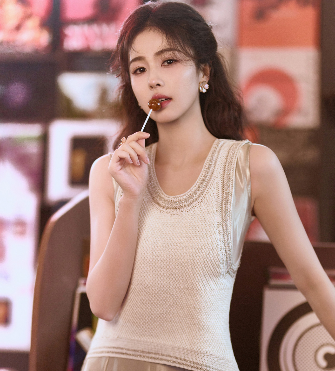 Xuất hiện nhiều trên màn ảnh, các tác phẩm đều có độ hot nhất định giúp tên tuổi Bạch Lộc nhanh chóng thăng hạng trong hai năm trở lại đây. Hiện tại, cô nằm trong nhóm tiểu hoa đán lứa sinh sau năm 1995 hot nhất cùng với Triệu Lộ Tư, Ngu Thư Hân. Xuất hiện nhiều trên màn ảnh, các tác phẩm đều có độ hot nhất định giúp tên tuổi Bạch Lộc nhanh chóng thăng hạng trong hai năm trở lại đây. Hiện tại, cô nằm trong nhóm tiểu hoa đán lứa sinh sau năm 1995 hot nhất cùng với Triệu Lộ Tư, Ngu Thư Hân.