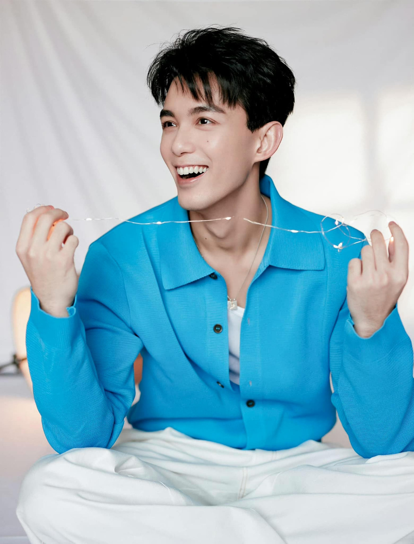 Ngô Lỗi và Tiêu Chiến cùng nắm trong tay 23 hợp đồng quảng cáo.