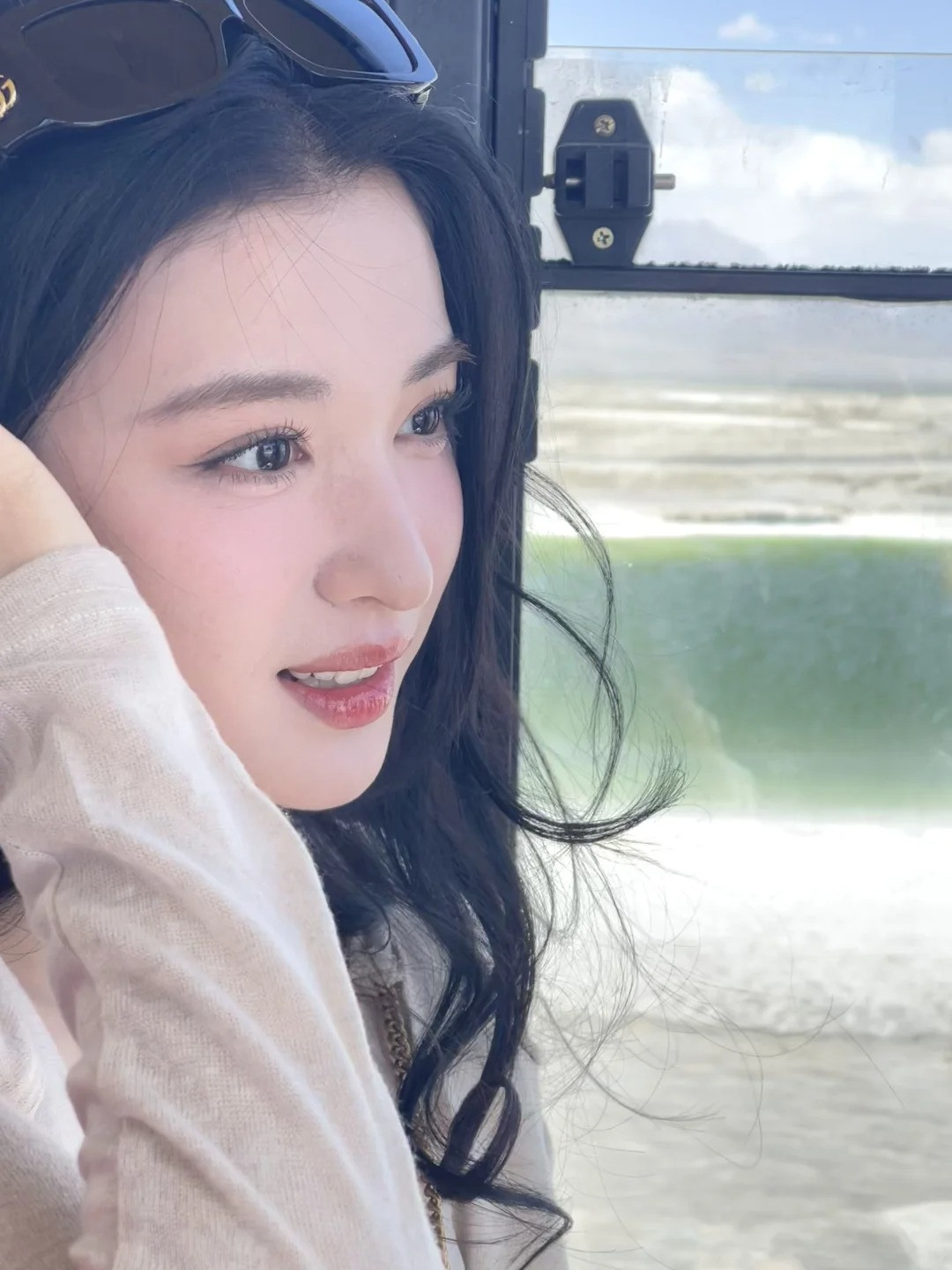 Nhan sắc của Vương Sở Nhiên ngọt ngào khiến nhiều khán giả rung động. Nhan sắc của Vương Sở Nhiên ngọt ngào khiến nhiều khán giả rung động.