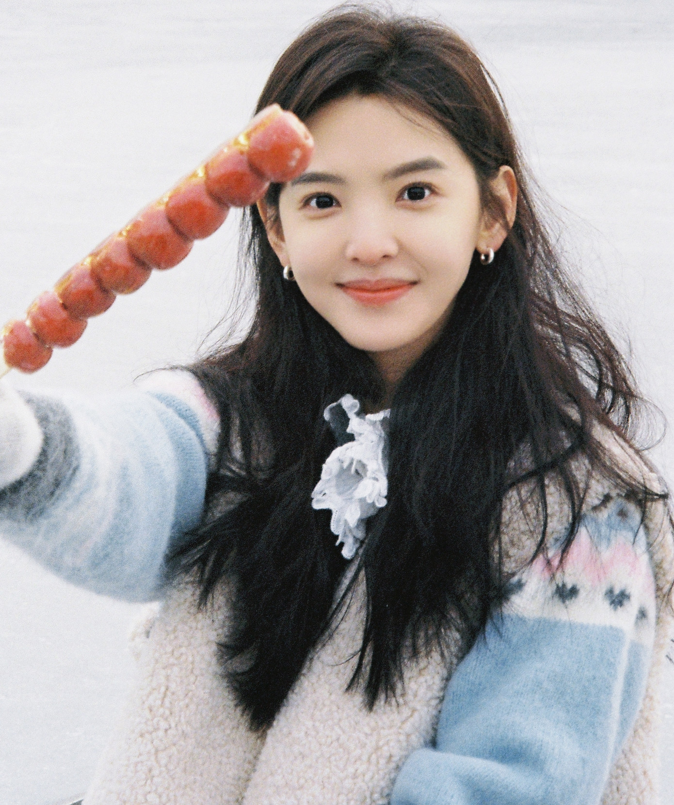 Sắp tới, khán giả gặp Chương Nhược Nam trong dự án Khó dỗ dành đóng cùng Bạch Kính Đình. Khó dỗ dành vốn có nguyên tác truyện tranh được hàng triệu khán giả Trung Quốc yêu thích, đứng top 1 trong những bộ tiểu thuyết ngôn tình hiện đại. Do đó, phim gây chú ý ngay từ khi mới quay. Với những hình ảnh được chụp tại trường quay, tạo hình và nhan sắc của Chương Nhược Nam được đánh giá khá giống với nữ chính Ôn Dĩ Phàm trong nguyên tác càng khiến người hâm mộ mong chờ.