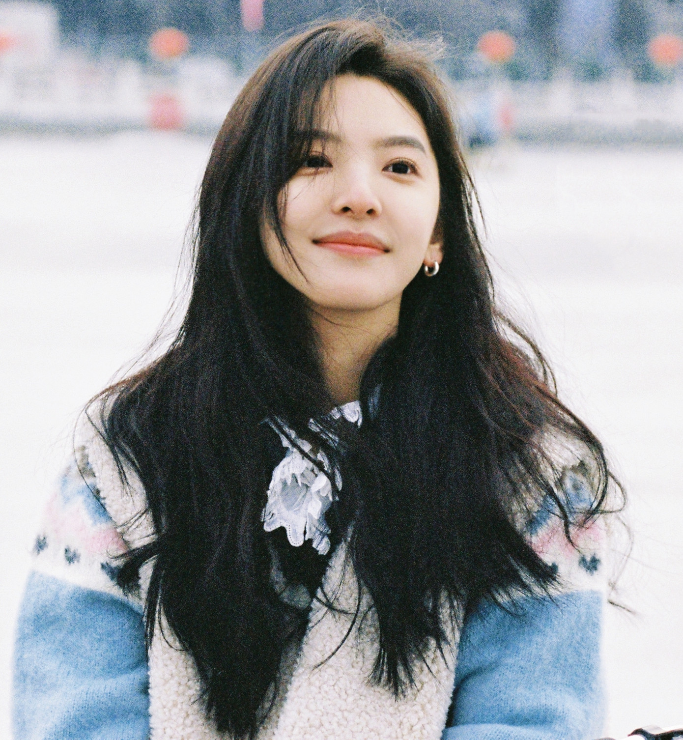 Chương Nhược Nam bắt đầu nổi tiếng từ năm 2018 sau khi thiếu gia nổi tiếng nhất Trung Quốc Vương Tư Thông nhấn theo dõi cô trên mạng xã hội. Lúc này, Chương Nhược Nam mới bước chân vào giới giải trí và chưa kịp nổi tiếng. Trước đó, cô chỉ làm người mẫu ảnh cho một số cửa hàng trang phục. Tuy nhiên, việc được Vương Tử Thông, con trai tỷ phú từng giàu nhất Trung Quốc Vương Kiện Lâm yêu thích giúp Chương Nhược Nam bỗng chốc nổi tiếng chỉ sau một đêm.