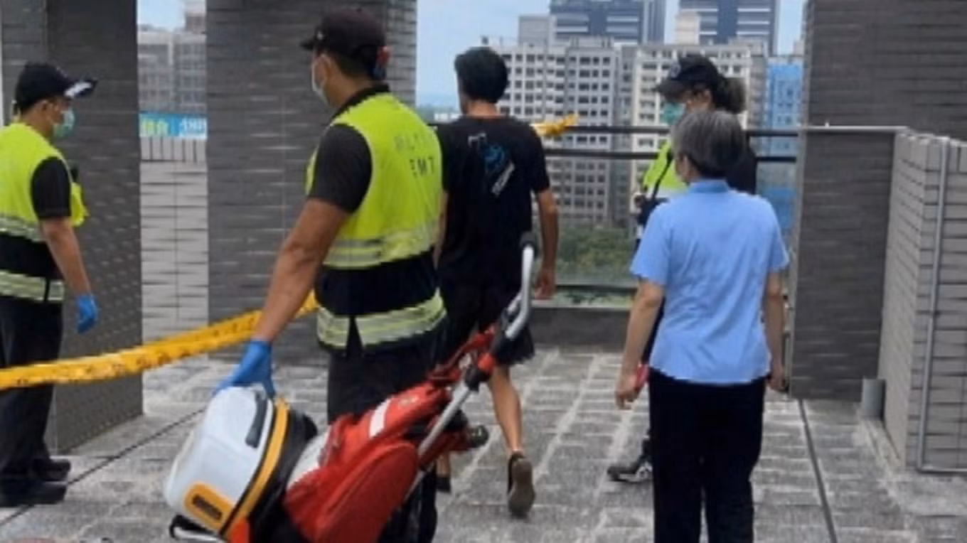 Mẹ qua đời, Đường Trì Bình không dám đến nhận xác vì không có tiền tổ chức tang lễ.