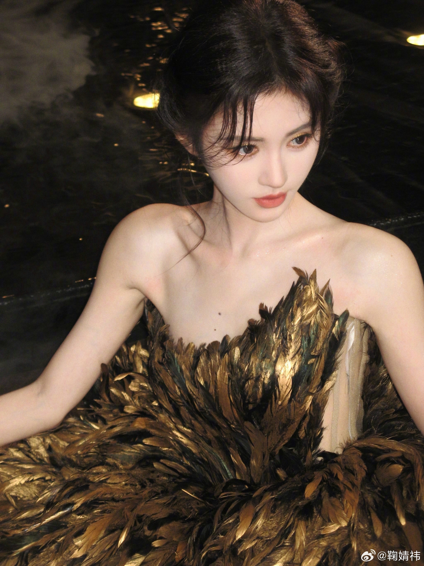 Cúc Tịnh Y rời công ty cũ để tự phát triển. Cúc Tịnh Y rời công ty cũ để tự phát triển.