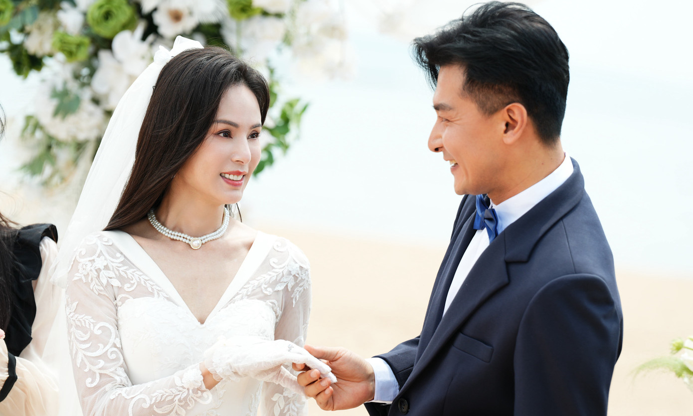 Nữ diễn viên gây tiếc nuối vì ngoài đời thực, cô không tìm thấy tình yêu trọn vẹn nên chưa từng mặc váy cưới. Nữ diễn viên gây tiếc nuối vì ngoài đời thực, cô không tìm thấy tình yêu trọn vẹn nên chưa từng mặc váy cưới.