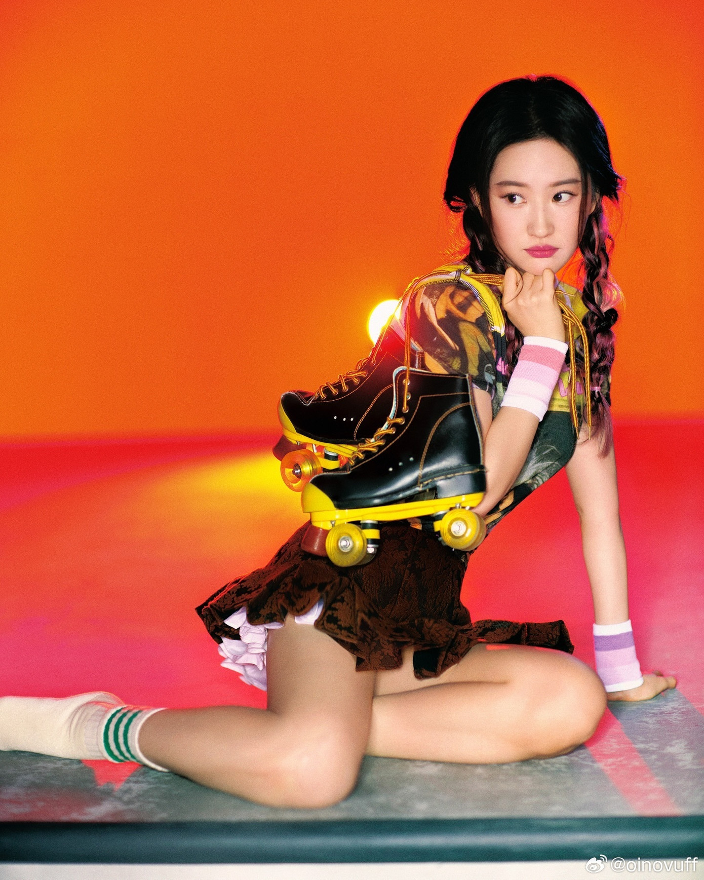 Bộ ảnh do nhiếp ảnh gia nổi tiếng Trung Quốc Liễu Tông Nguyên thực hiện. Liễu Tông Nguyên là người hợp tác ăn ý với Lưu Diệc Phi có thể nắm bắt được những thần thái riêng quyến rũ của cô. Bộ ảnh mừng sinh nhật của Lưu Diệc Phi được khen đẹp, liên tục trở thành chủ đề nóng trên mạng xã hội với hàng chục triệu lượt xem. Bộ ảnh do nhiếp ảnh gia nổi tiếng Trung Quốc Liễu Tông Nguyên thực hiện. Liễu Tông Nguyên là người hợp tác ăn ý với Lưu Diệc Phi có thể nắm bắt được những thần thái riêng quyến rũ của cô. Bộ ảnh mừng sinh nhật của Lưu Diệc Phi được khen đẹp, liên tục trở thành chủ đề nóng trên mạng xã hội với hàng chục triệu lượt xem.