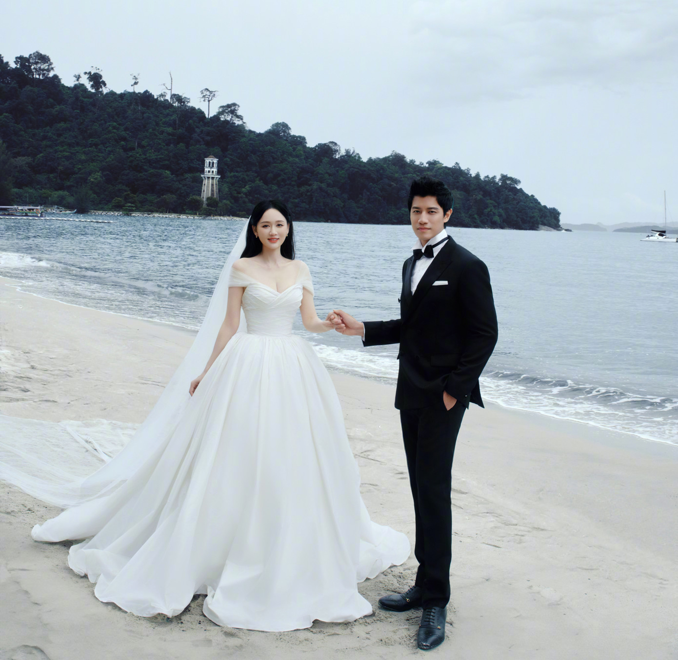 Ngày 22/9, Sina đưa tin nữ diễn viên Trần Kiều Ân đã tổ chức hôn lễ tại đảo Langkawi, Malaysia cùng bạn bè và người thân. Đây cũng chính là nơi doanh nhân Alan Tăng Vỹ Xương quỳ xuống cầu hôn nữ hoàng phim thần tượng Đài Loan và nhận được cái gật đầu của cô. Ngày 22/9, Sina đưa tin nữ diễn viên Trần Kiều Ân đã tổ chức hôn lễ tại đảo Langkawi, Malaysia cùng bạn bè và người thân. Đây cũng chính là nơi doanh nhân Alan Tăng Vỹ Xương quỳ xuống cầu hôn nữ hoàng phim thần tượng Đài Loan và nhận được cái gật đầu của cô.