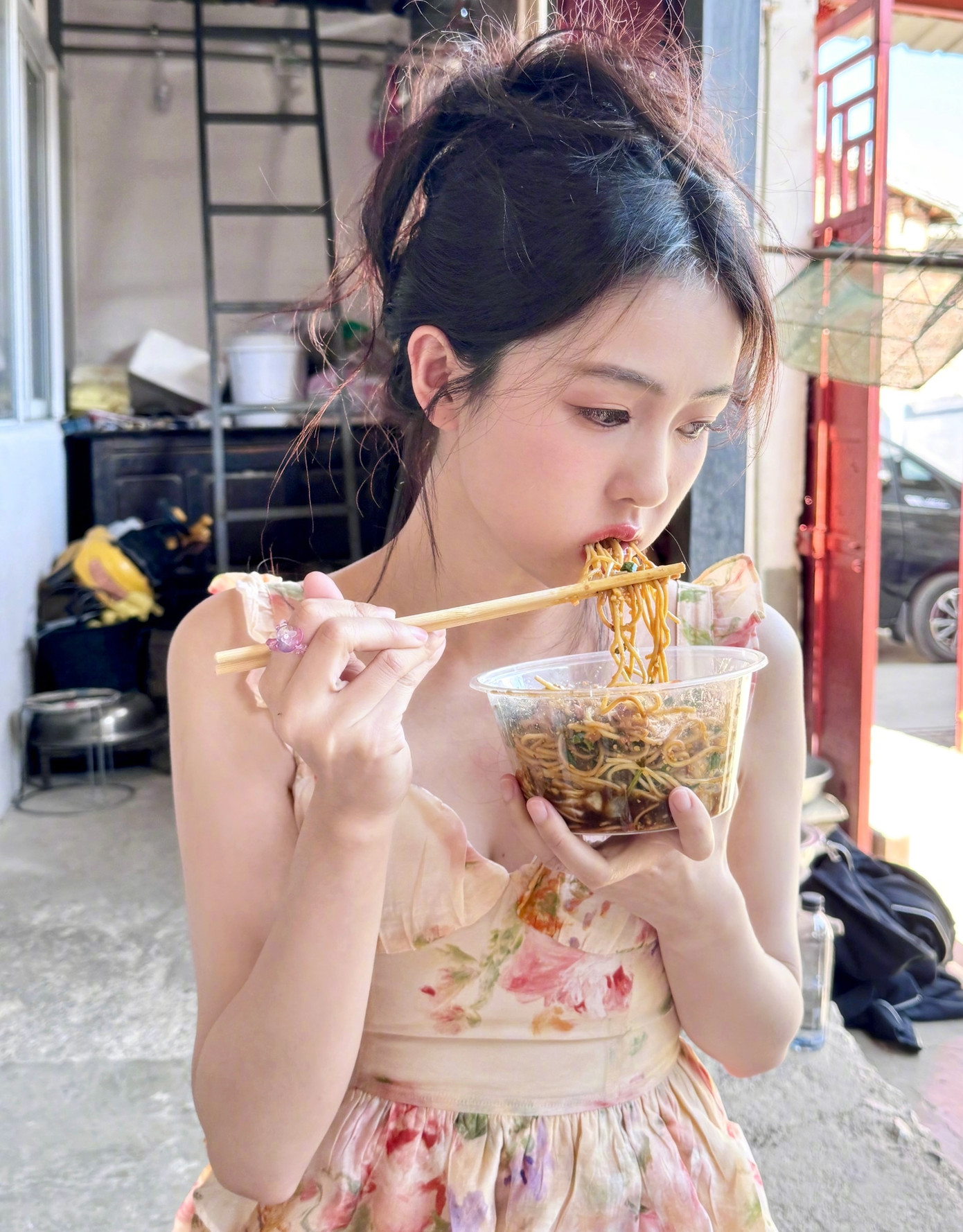 Theo Sohu, Bạch Lộc là nữ diễn viên chăm chỉ bậc nhất giới giải trí hiện nay. Hiện tại, cô miệt mài trên phim trường Lâm Giang Tiên. Đây là bộ cổ trang thứ hai của Bạch Lộc trong năm 2024 sau dự án Bạch nguyệt phạn tinh. Liên tục tham gia các tác phẩm mới, nên chỉ trong năm 2023 Bạch Lộc đã có tới 3 phim phát sóng là Trường nguyệt tẫn minh, Dĩ ái vi doanh, Ninh An như mộng. Theo Sohu, Bạch Lộc là nữ diễn viên chăm chỉ bậc nhất giới giải trí hiện nay. Hiện tại, cô miệt mài trên phim trường Lâm Giang Tiên. Đây là bộ cổ trang thứ hai của Bạch Lộc trong năm 2024 sau dự án Bạch nguyệt phạn tinh. Liên tục tham gia các tác phẩm mới, nên chỉ trong năm 2023 Bạch Lộc đã có tới 3 phim phát sóng là Trường nguyệt tẫn minh, Dĩ ái vi doanh, Ninh An như mộng.