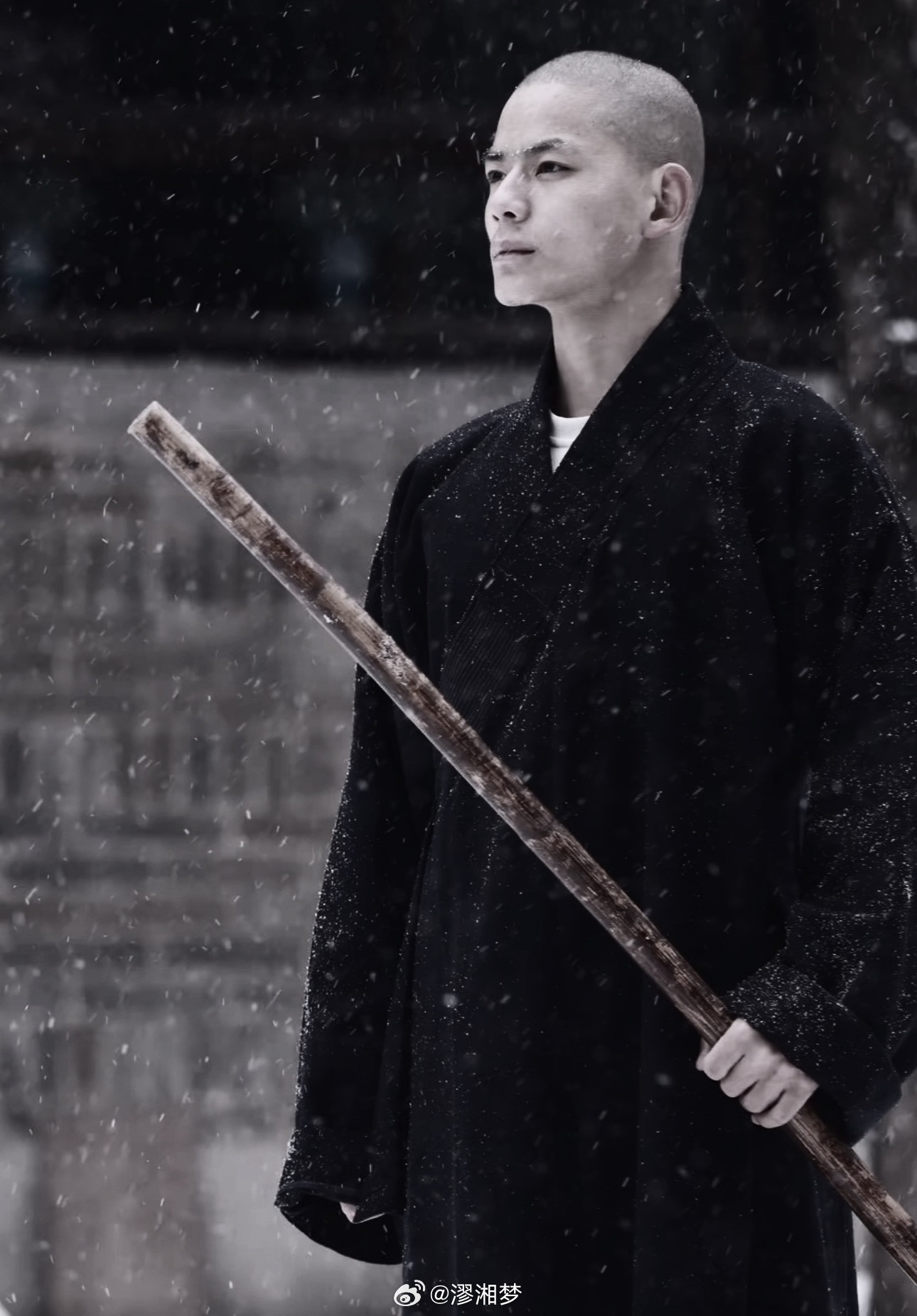 Anh được khen ngợi là võ sư điển trai nhất Thiếu Lâm Tự