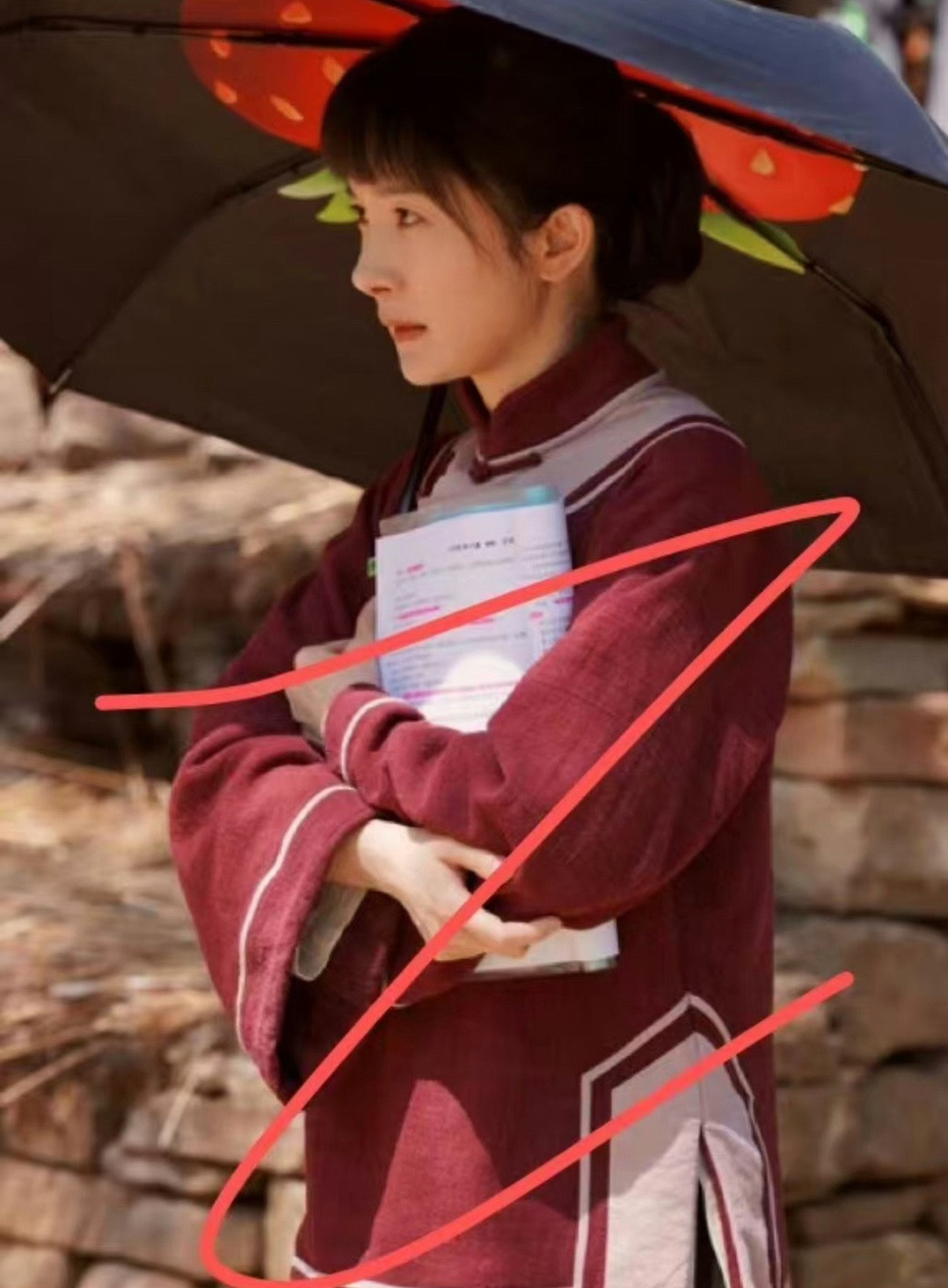 Dương Mịch bị chê làm gái quê cũng phải đẹp. Dương Mịch bị chê làm gái quê cũng phải đẹp.