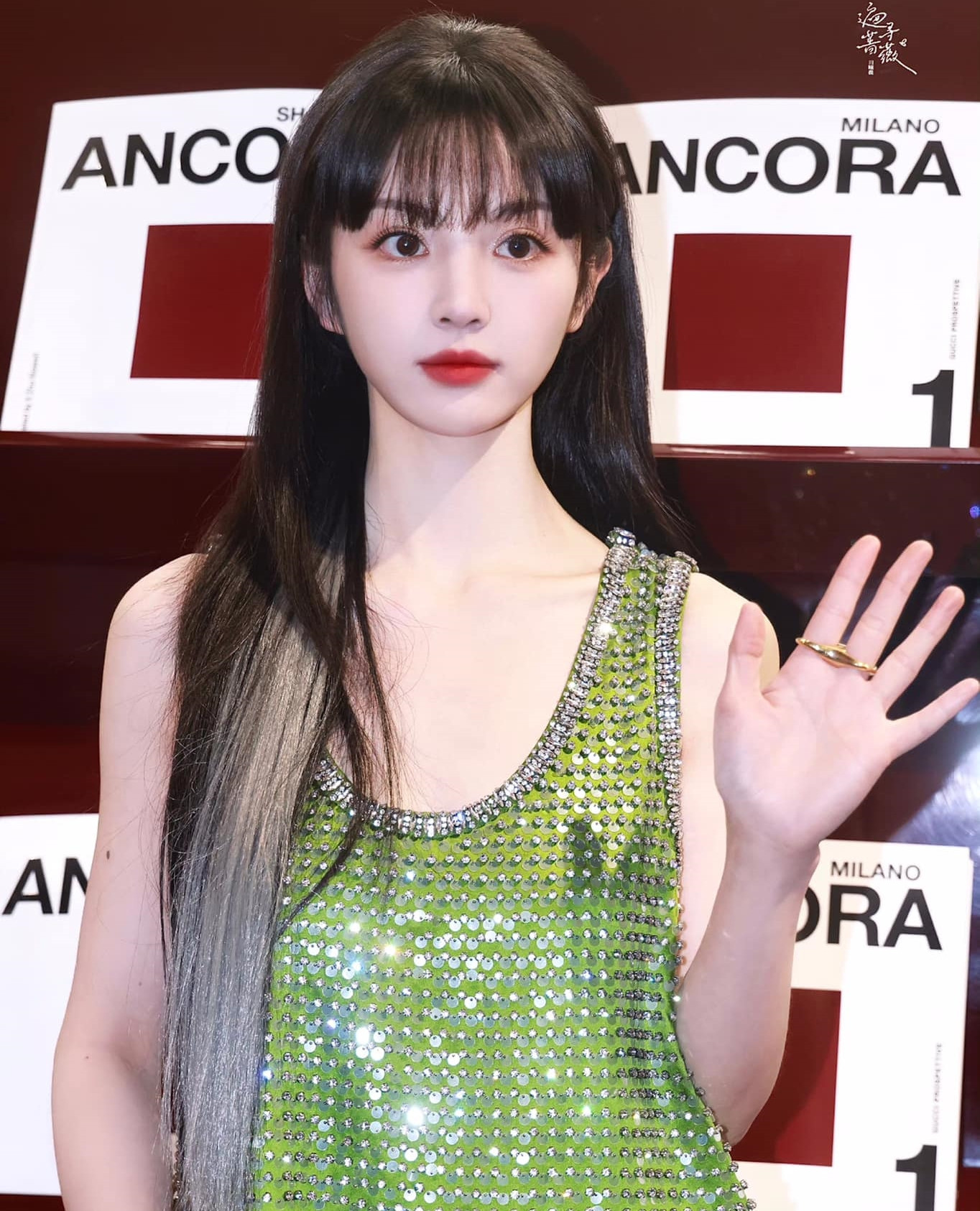 Điền Hi Vi đang là ngôi sao được các nhà sản xuất lăng xê và nhận được sự yêu thích của khán giả. Trước đó, Điền Hi Vi chỉ nhận vai nữ chính trong dự án nhỏ vẫn tạo được những thành tích tốt, danh tiếng phát triển vượt bậc, tạo ấn tượng đẹp với người xem. Năm 2020, Điền Hi Vi trở nên phổ biến với công chúng nhờ bộ phim thanh xuân vườn trường Chúng ta đáng yêu như thế. Tác phẩm này đạt được điểm chất lượng lên tới 8,2/10 trên trang đánh giá Douban. Đến năm 2022, cô tiếp tục ghi dấu ấn với vai nữ chính Lý Vi trong phim Khanh khanh nhật thường có điểm Douban là 7,6. Sắp tới, khán giả gặp lại cô trong dự án cổ trang Đại Phụng đả canh nhân (Người gõ mõ cầm canh ở Đại Phụng) đóng cùng Vương Hạc Đệ. Điền Hi Vi đang là ngôi sao được các nhà sản xuất lăng xê và nhận được sự yêu thích của khán giả. Trước đó, Điền Hi Vi chỉ nhận vai nữ chính trong dự án nhỏ vẫn tạo được những thành tích tốt, danh tiếng phát triển vượt bậc, tạo ấn tượng đẹp với người xem. Năm 2020, Điền Hi Vi trở nên phổ biến với công chúng nhờ bộ phim thanh xuân vườn trường Chúng ta đáng yêu như thế. Tác phẩm này đạt được điểm chất lượng lên tới 8,2/10 trên trang đánh giá Douban. Đến năm 2022, cô tiếp tục ghi dấu ấn với vai nữ chính Lý Vi trong phim Khanh khanh nhật thường có điểm Douban là 7,6. Sắp tới, khán giả gặp lại cô trong dự án cổ trang Đại Phụng đả canh nhân (Người gõ mõ cầm canh ở Đại Phụng) đóng cùng Vương Hạc Đệ.