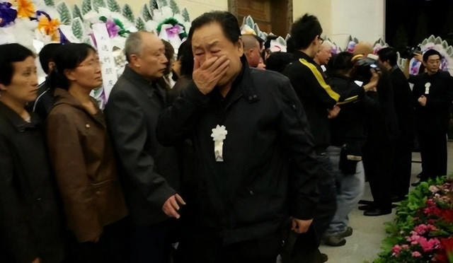 Mã Đức Hoa (Trư Bát Giới) buồn vì không kịp gặp bạn lần cuối. Mã Đức Hoa (Trư Bát Giới) buồn vì không kịp gặp bạn lần cuối.