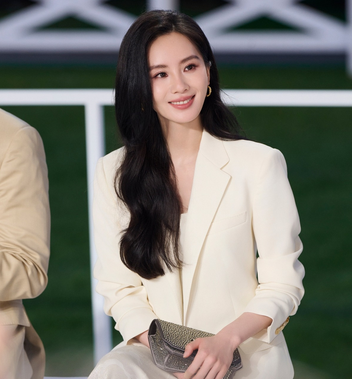 Dàn tiểu hoa đán 85 còn lại không có giải thưởng chính quy nên bị chê cười. Dàn tiểu hoa đán 85 còn lại không có giải thưởng chính quy nên bị chê cười.