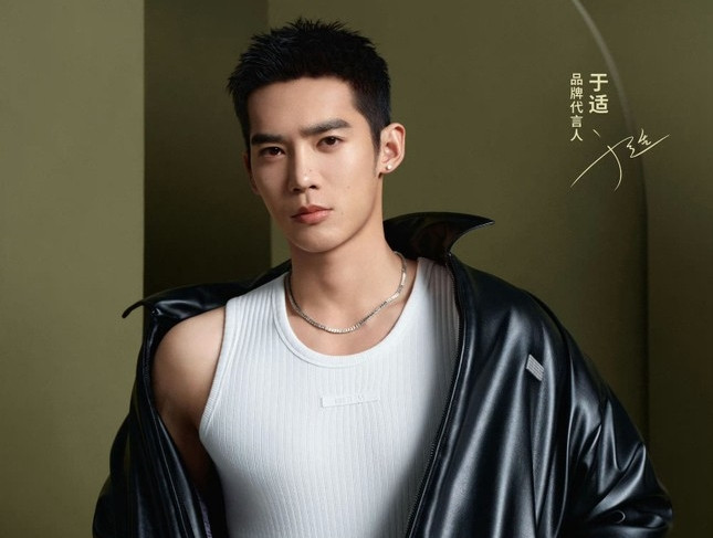 Vu Thích bị CCTV cắt tiết mục vì tranh cãi đời tư. Vu Thích bị CCTV cắt tiết mục vì tranh cãi đời tư.