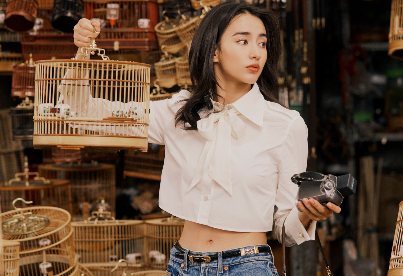 Năm 15 tuổi, Lý Uyển Đát gia nhập công ty của đạo diễn Vương Gia Vệ. Với vai diễn trong Diệp Vấn, Lý Uyển Đát nhận được đề cử Diễn viên mới xuất sắc tại Kim Tượng lần thứ 39. Năm 15 tuổi, Lý Uyển Đát gia nhập công ty của đạo diễn Vương Gia Vệ. Với vai diễn trong Diệp Vấn, Lý Uyển Đát nhận được đề cử Diễn viên mới xuất sắc tại Kim Tượng lần thứ 39.