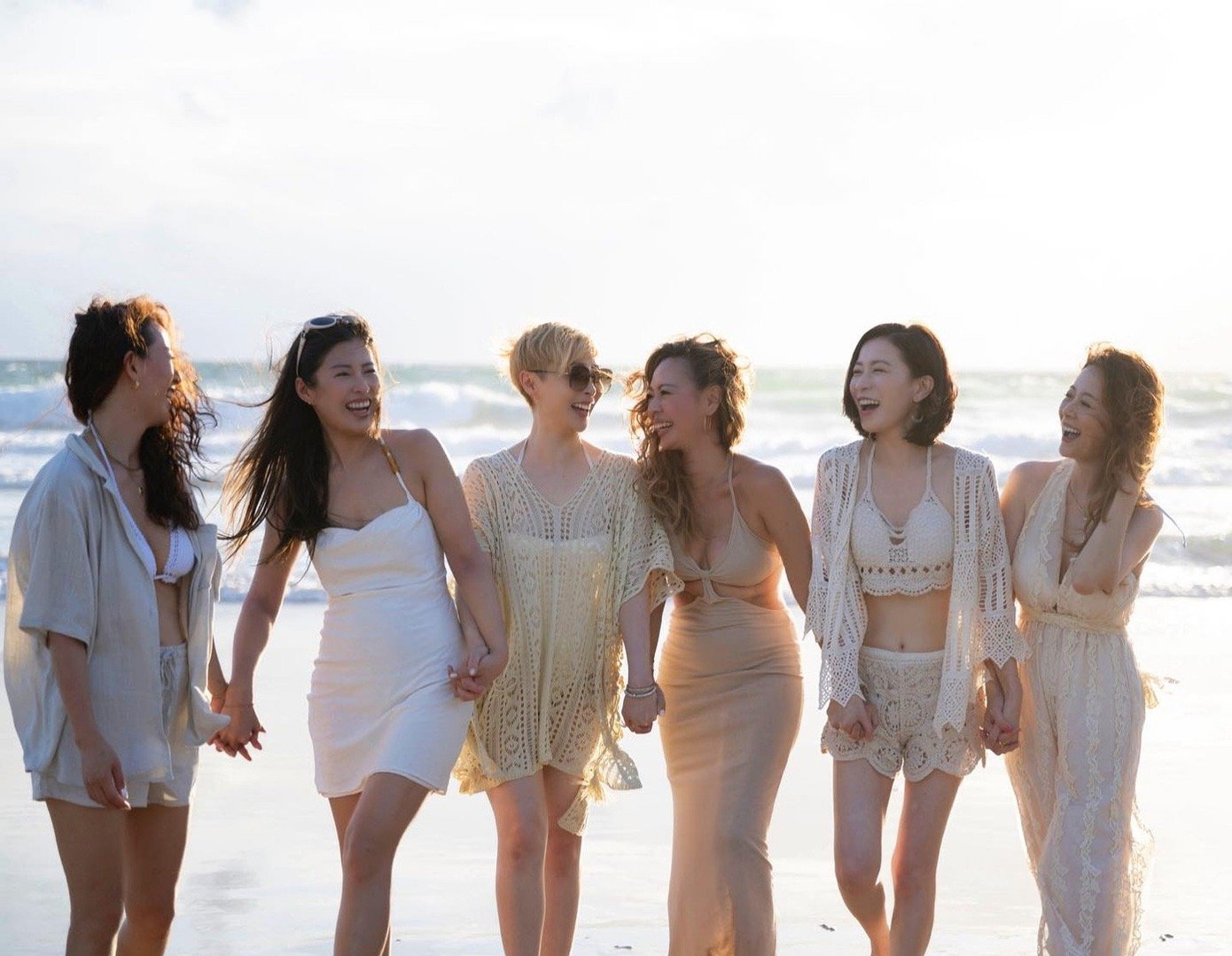 Khi trở lại TVB, Xa Thi Mạn cũng trở thành cứu cánh cho đài truyền hình nhờ tác phẩm ăn khách Nữ hoàng tin tức. Bộ phim không chỉ nổi tiếng tại Hong Kong mà còn được khán giả Trung Quốc Đại lục rất yêu thích. Trong thời điểm phát sóng, phim đạt mức rating cao, đồng thời nhận điểm chất lượng 8,2/10 trên trang đánh giá Douban, trở thành bộ phim Hong Kong ra mắt năm 2023 có điểm Douban cao nhất. Khi trở lại TVB, Xa Thi Mạn cũng trở thành cứu cánh cho đài truyền hình nhờ tác phẩm ăn khách Nữ hoàng tin tức. Bộ phim không chỉ nổi tiếng tại Hong Kong mà còn được khán giả Trung Quốc Đại lục rất yêu thích. Trong thời điểm phát sóng, phim đạt mức rating cao, đồng thời nhận điểm chất lượng 8,2/10 trên trang đánh giá Douban, trở thành bộ phim Hong Kong ra mắt năm 2023 có điểm Douban cao nhất.