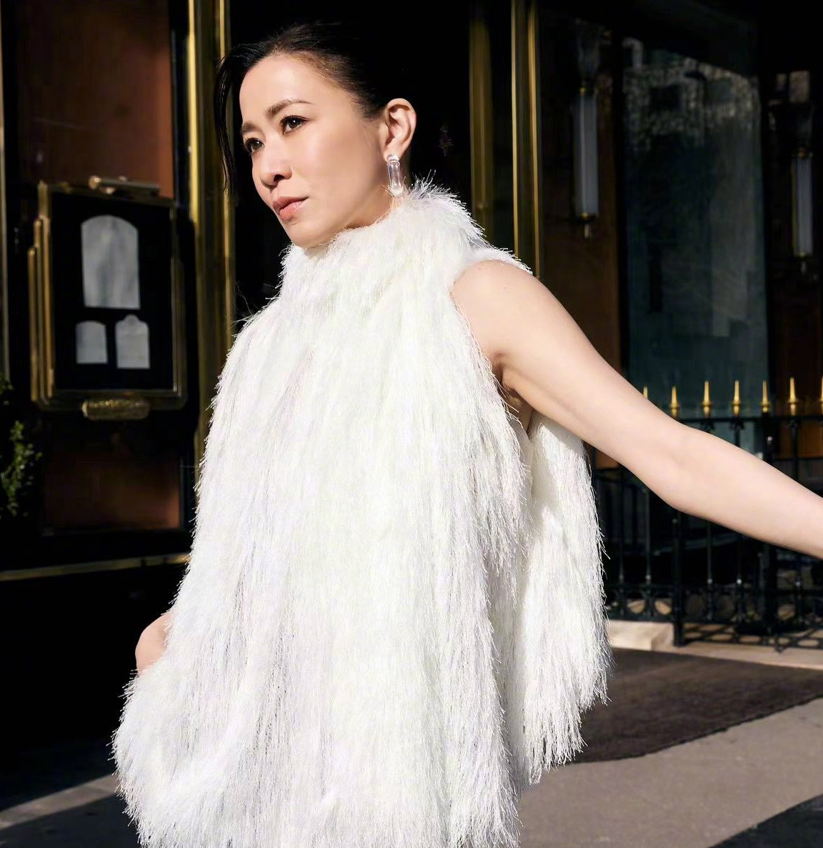 Với chiến thắng lần này, Xa Thi Mạn đang giữ kỷ lục nữ diễn viên giành nhiều giải Thị hậu TVB nhất (2006, 2014 và 2023), nữ diễn viên nhiều lần được đề cử Nữ chính xuất sắc nhất - 11 lần. Ngoài ra, đoàn phim Nữ hoàng tin tức cũng giành giải thưởng lớn Phim được yêu thích nhất. Xa Thi Mạn, Huỳnh Tông Trạch sẽ trở lại với dự án Nữ hoàng tin tức 2 vào cuối năm nay. Với chiến thắng lần này, Xa Thi Mạn đang giữ kỷ lục nữ diễn viên giành nhiều giải Thị hậu TVB nhất (2006, 2014 và 2023), nữ diễn viên nhiều lần được đề cử Nữ chính xuất sắc nhất - 11 lần. Ngoài ra, đoàn phim Nữ hoàng tin tức cũng giành giải thưởng lớn Phim được yêu thích nhất. Xa Thi Mạn, Huỳnh Tông Trạch sẽ trở lại với dự án Nữ hoàng tin tức 2 vào cuối năm nay.