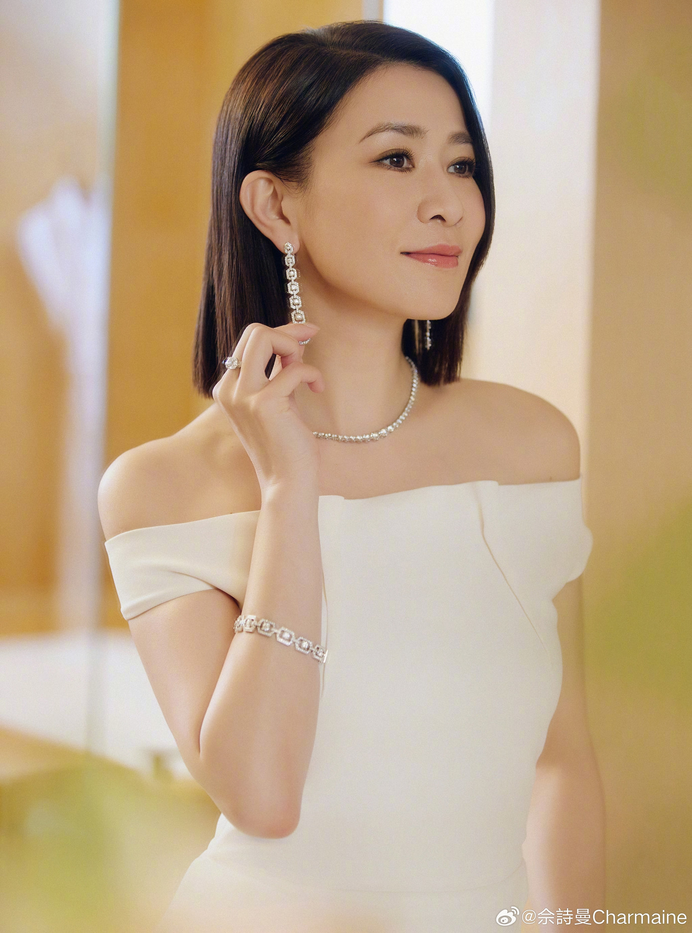 Mới đây, Xa Thi Mạn cũng kết hợp với Lâm Phong trong bộ phim Danh tiếng gia tộc 2: Người thừa kế. Tuần đầu tiên của phim cao nhất đạt 24.3 điểm (1,58 triệu người xem), dẫn đầu bảng xếp hạng rating phim chiếu lưỡng tuyến của năm 2024. Mới đây, Xa Thi Mạn cũng kết hợp với Lâm Phong trong bộ phim Danh tiếng gia tộc 2: Người thừa kế. Tuần đầu tiên của phim cao nhất đạt 24.3 điểm (1,58 triệu người xem), dẫn đầu bảng xếp hạng rating phim chiếu lưỡng tuyến của năm 2024.