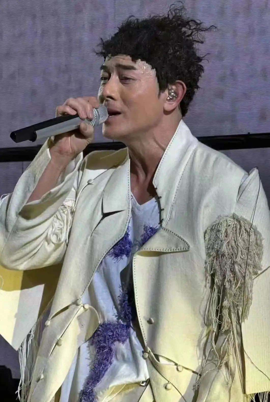 Phong cách của Quách Phú Thành bị chê xấu. Phong cách của Quách Phú Thành bị chê xấu.