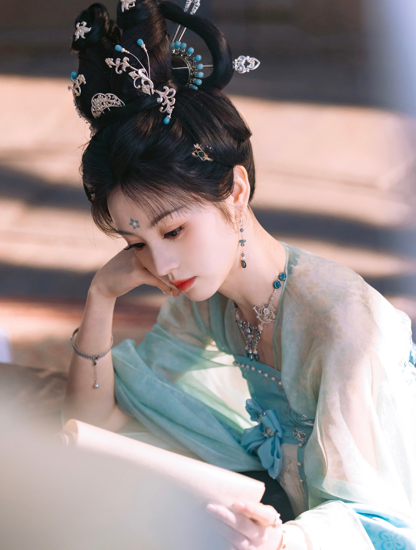 Còn Điền Hi Vi lại được đánh giá cao khi có bài phát biểu thể hiện tham vọng trong nghề nghiệp: "Trong tương lai hy vọng iQiYi tạo ra nhiều tác phẩm ngày càng tốt và chắc chắn tôi là một trong những người sáng tạo xuất sắc". Còn Điền Hi Vi lại được đánh giá cao khi có bài phát biểu thể hiện tham vọng trong nghề nghiệp: "Trong tương lai hy vọng iQiYi tạo ra nhiều tác phẩm ngày càng tốt và chắc chắn tôi là một trong những người sáng tạo xuất sắc".