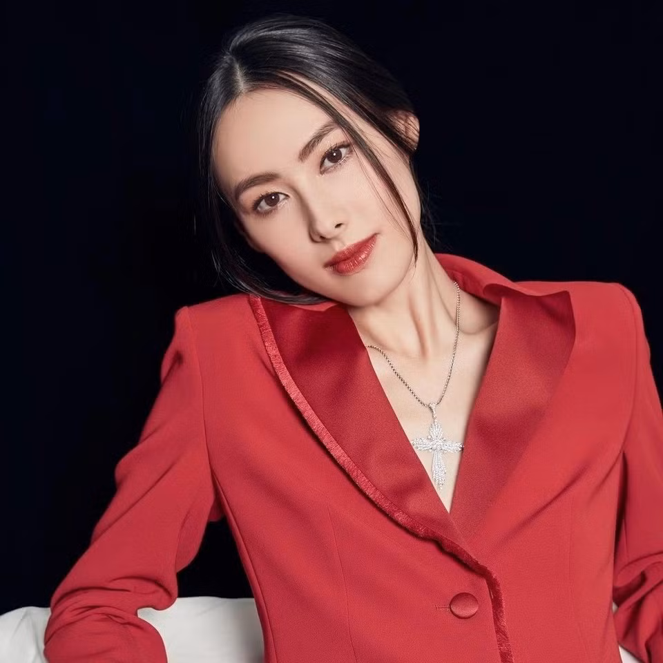 Lương Lạc Thi tích cực hoạt động trong giới giải trí trong thời gian gần đây. Năm 2023, cô tham gia tác phẩm Bursting Point, hợp tác Trương Gia Huy và Trần Vỹ Đình.