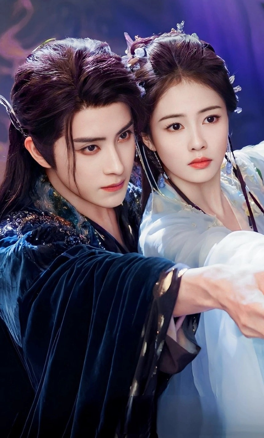 Bạch Lộc vướng tin hẹn hò đàn em kém một tuổi Ngao Thụy Bằng. Bạch Lộc vướng tin hẹn hò đàn em kém một tuổi Ngao Thụy Bằng.