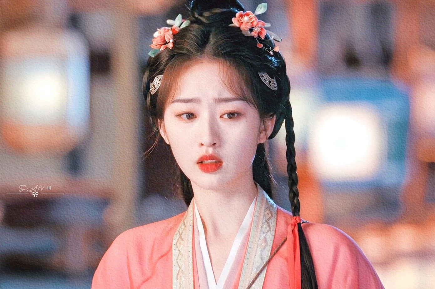 Thời gian gần đây, nhiều phim cổ trang được đầu tư cao thất bại thảm hại, Sohu cho rằng khán giả đã "chán" những gương mặt quen thuộc như Dương Mịch, Cúc Tịnh Y, Cảnh Điềm trên màn ảnh vì đã qua tuổi đóng phim ngôn tình.