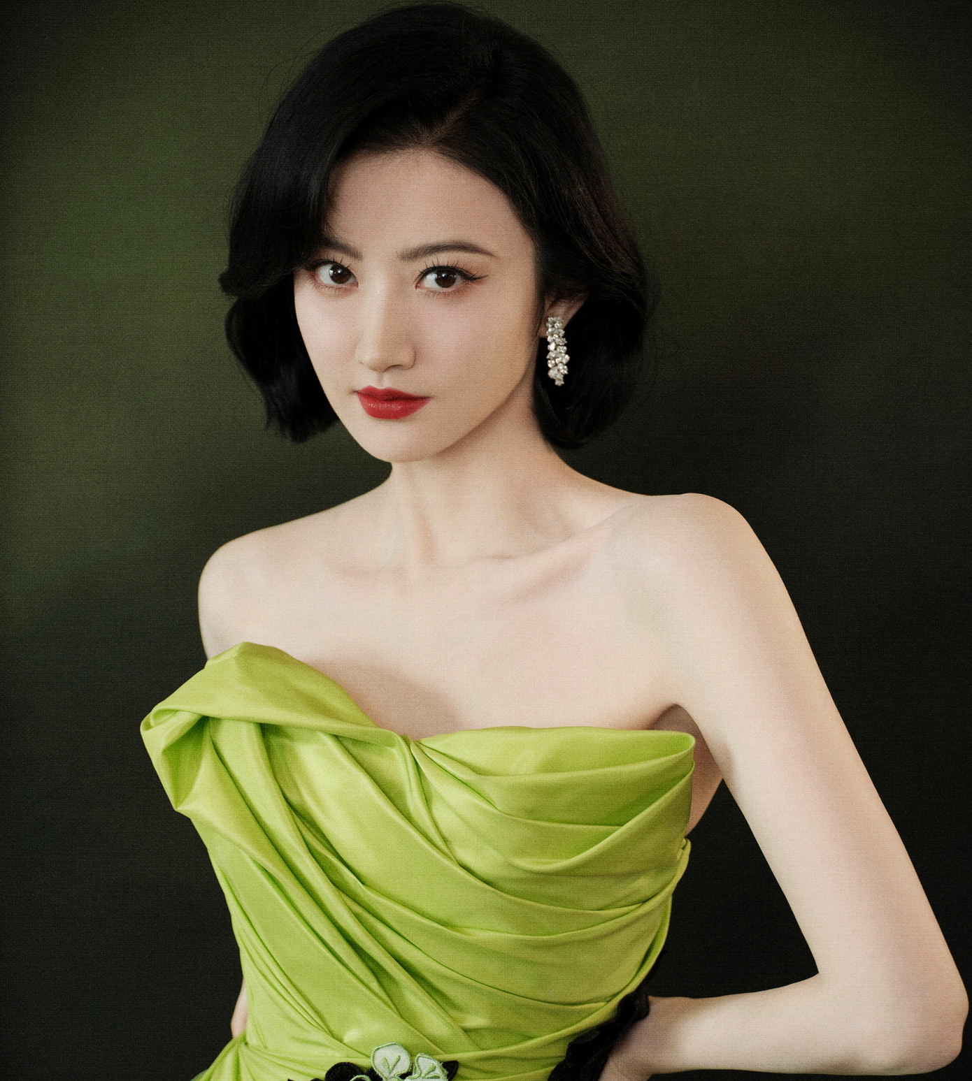 Sự việc nhạy cảm với Trương Kế Khoa khiến Cảnh Điềm đánh mất hình tượng. Sự việc nhạy cảm với Trương Kế Khoa khiến Cảnh Điềm đánh mất hình tượng.