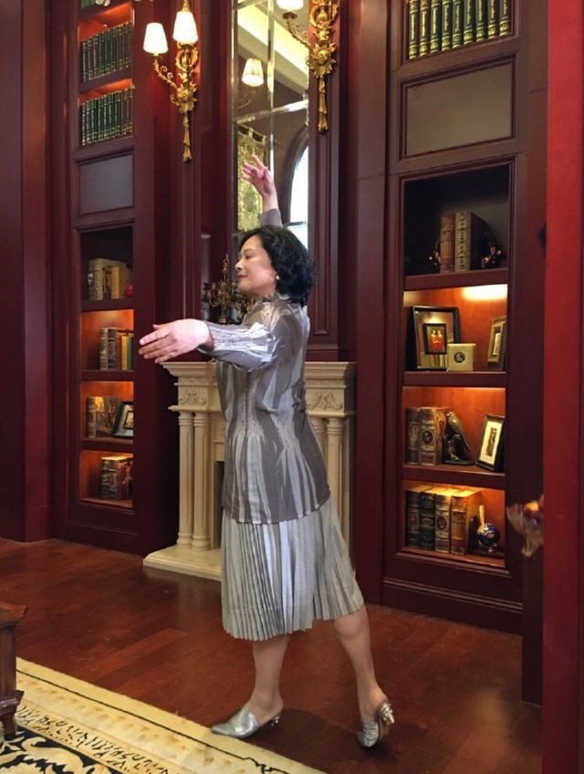 Vạn Thánh công chúa sống sung túc ở tuổi 64. Vạn Thánh công chúa sống sung túc ở tuổi 64.