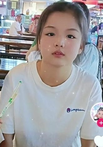 Năm 2023, cô bé Vương Ức Kha 12 tuổi cũng qua đời khi đang đi biểu diễn. Cùng với đó là các tai nạn thương tâm liên tiếp xảy ra vì biểu diễn xiếc không có các biện pháp an toàn.