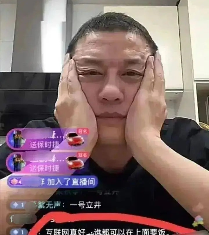 Lý Á Bằng chia sẻ đã hơn một tuần anh phải ăn đồ ăn bên ngoài, cuộc sống khó khăn.