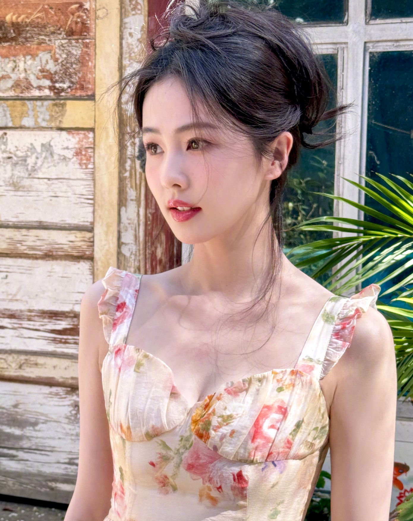 Ngày 12/5, Sohu đưa tin Bạch Lộc đăng tải video mới chào đón mùa hè và nhận được sự yêu thích của đông đảo khán giả. Hàng chục nghìn bình luận dành lời khen ngợi cho nhan sắc trong trẻo của nữ diễn viên. Loạt ảnh Bạch Lộc mặc váy hoa cũng trở thành chủ đề bàn luận nóng trên mạng xã hội Weibo. Ngày 12/5, Sohu đưa tin Bạch Lộc đăng tải video mới chào đón mùa hè và nhận được sự yêu thích của đông đảo khán giả. Hàng chục nghìn bình luận dành lời khen ngợi cho nhan sắc trong trẻo của nữ diễn viên. Loạt ảnh Bạch Lộc mặc váy hoa cũng trở thành chủ đề bàn luận nóng trên mạng xã hội Weibo.