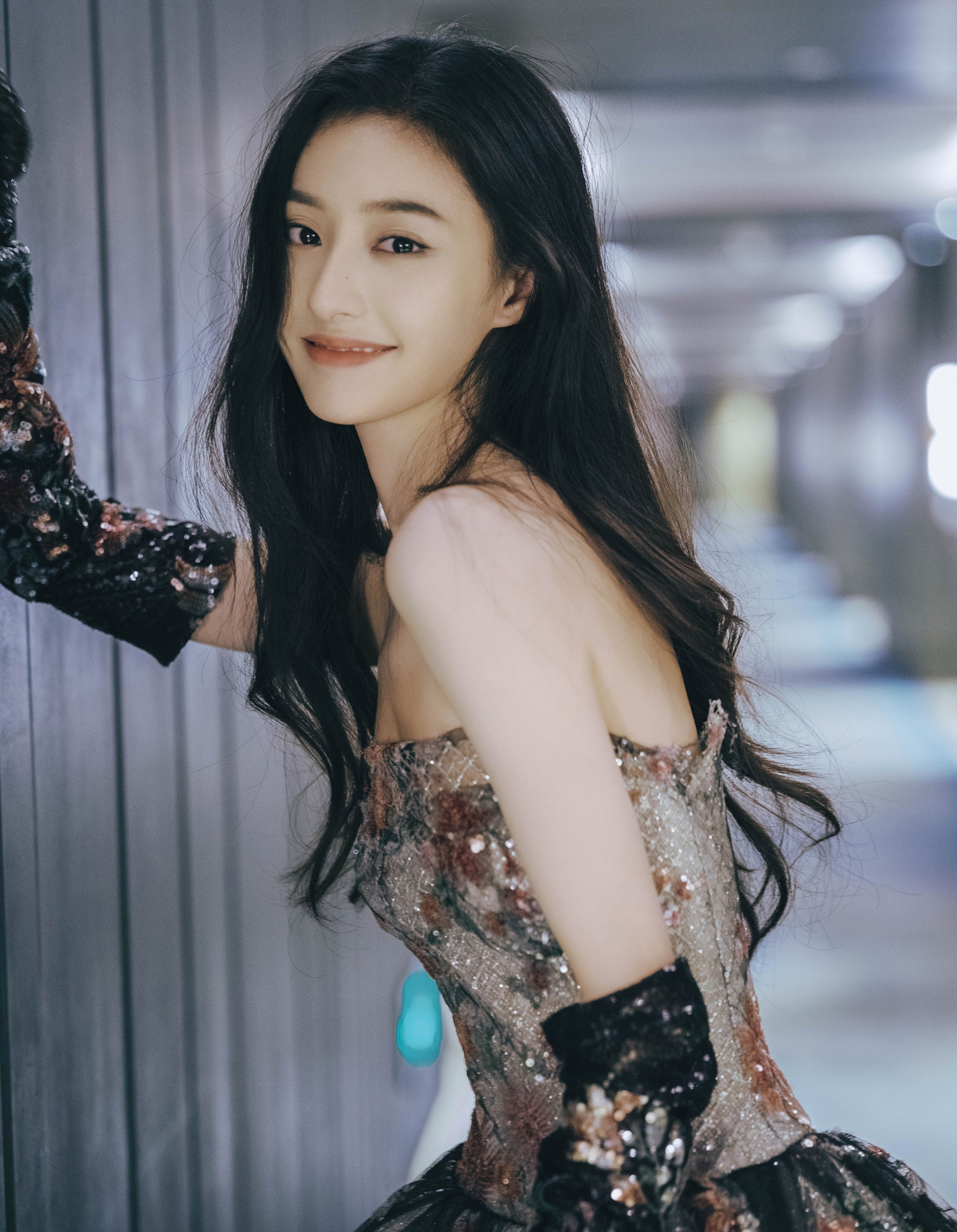 Hồ Liên Hinh đang là ngôi sao 10X sáng giá, được công ty quản lý dốc sức lăng xê nhưng vướng scandal lộ video nhạy cảm. Hồ Liên Hinh đang là ngôi sao 10X sáng giá, được công ty quản lý dốc sức lăng xê nhưng vướng scandal lộ video nhạy cảm.