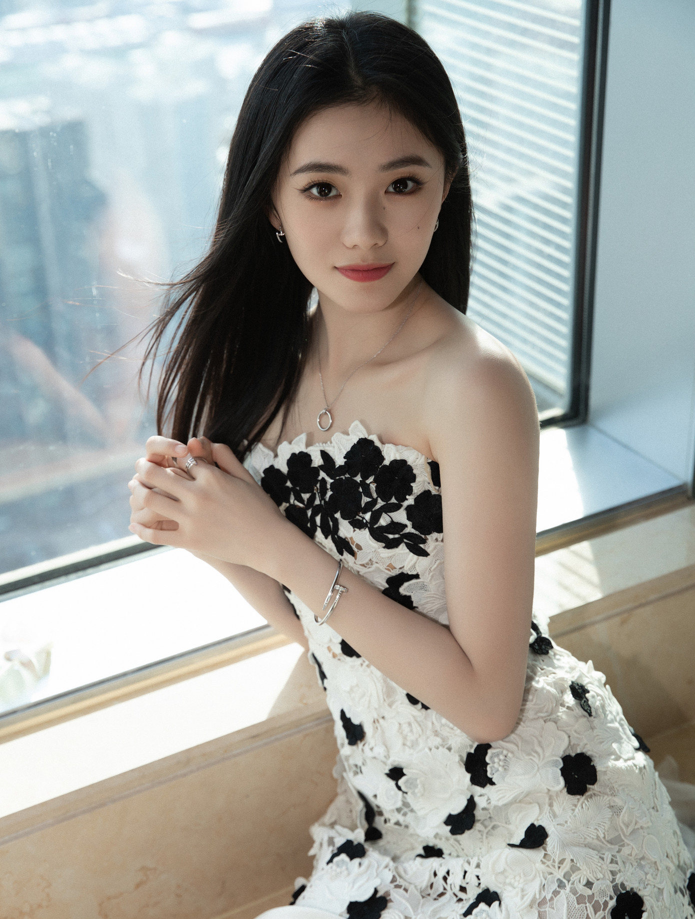 Bê bối đời tư ảnh hưởng lớn tới danh tiếng của Lưu Hạo Tồn. Nhiều khán giả bày tỏ họ sẽ không xem phim của cô để tẩy chay.