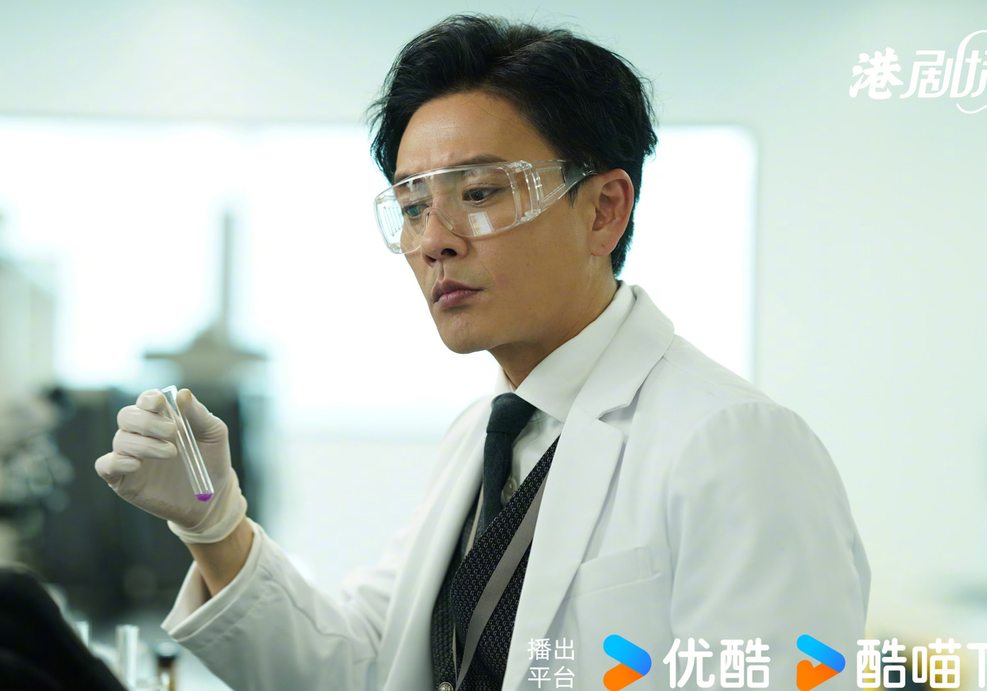 "TVB đang tự đập vỡ bảng hiệu của mình khi làm các phần tiếp theo không đạt chất lượng", trang 163 bình luận.