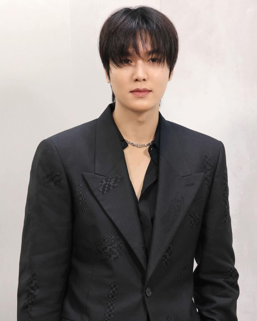 Lee Min Ho khi tham gia Fashion Week vào tháng 1 và trong buổi đọc kịch bản phim mới.