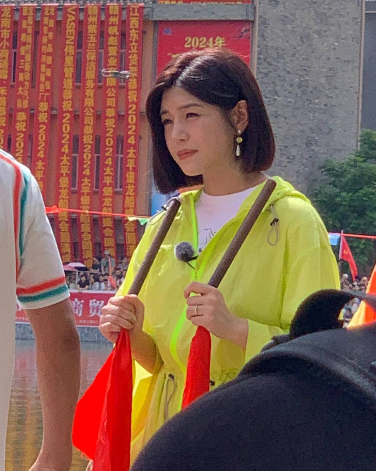 Trần Hiểu và Trần Nghiên Hy khó ly hôn. Trần Nghiên Hy đi ghi hình ngày 20/6 vẫn đeo nhẫn cưới. Trần Hiểu và Trần Nghiên Hy khó ly hôn. Trần Nghiên Hy đi ghi hình ngày 20/6 vẫn đeo nhẫn cưới.