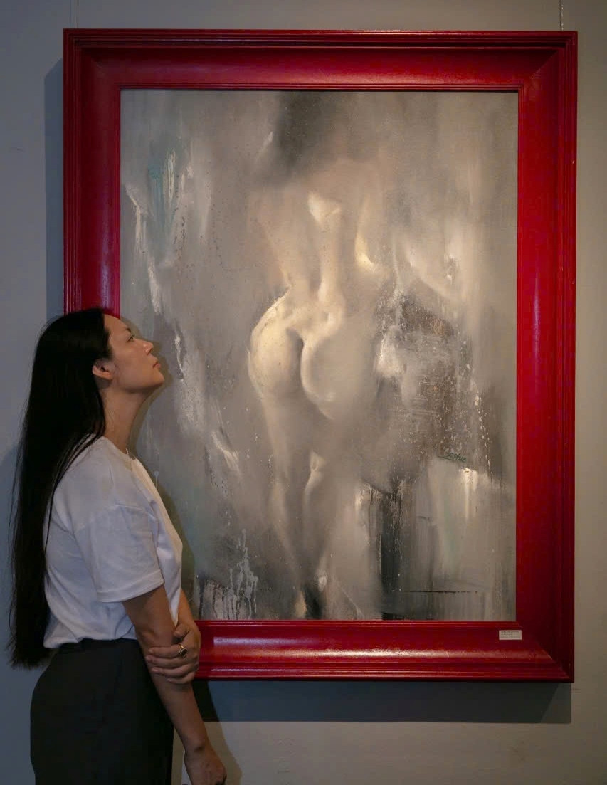 Sophie Trịnh muốn thể hiện thế giới nội tâm giằng xé của mình thông qua tranh. Sophie Trịnh muốn thể hiện thế giới nội tâm giằng xé của mình thông qua tranh.