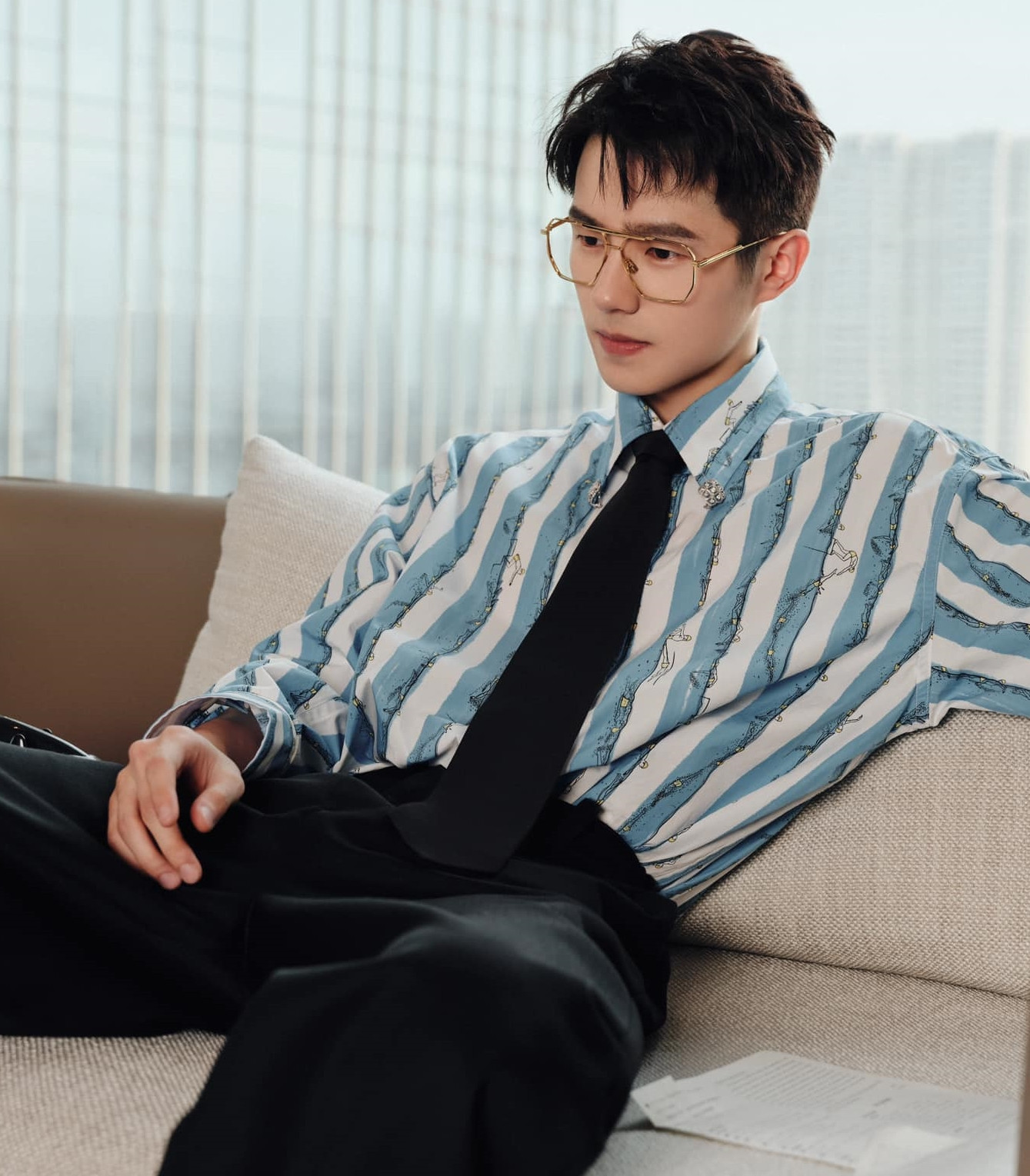 Quà của tài tử Lưu Hạo Nhiên gồm chai rượu vang Le Pich dán nhãn đặc biệt dành cho sự kiện 10 năm ra mắt của nam diễn viên, và lịch để bàn có hình các vai diễn của anh. Hộp quà bị đánh giá là đơn giản. Lưu Hạo Nhiên từng là nam diễn viên trẻ nhiều triển vọng trong giới giải trí, ông hoàng phòng vé trẻ tuổi nhất. Tuy nhiên, vài năm qua sự nghiệp của anh chững lại vì thiếu tác phẩm nổi bật.