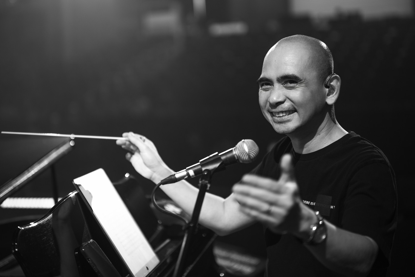 Nhạc sĩ Đức Trí chuẩn bị cho đêm ca nhạc đầu tiên trong sự nghiệp.