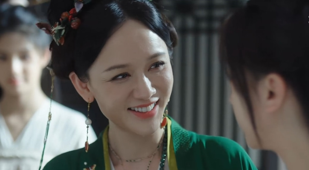 Diễn xuất của Trần Kiều Ân trong vai mẹ kế được khen ngợi tự nhiên, thể hiện tốt sự độc ác gian trá của nhân vật. Nữ diễn viên xây dựng vai diễn với vẻ ngoài dịu dàng vô hại, nhưng trong thâm tâm lại ích kỷ, tàn bạo nhất, thậm chí tới con gái ruột của mình cũng không quan tâm, với tình lang cũng có thể ra tay sát hại đúng với câu &quot;người không vì mình trời tru đất diệt&quot;.