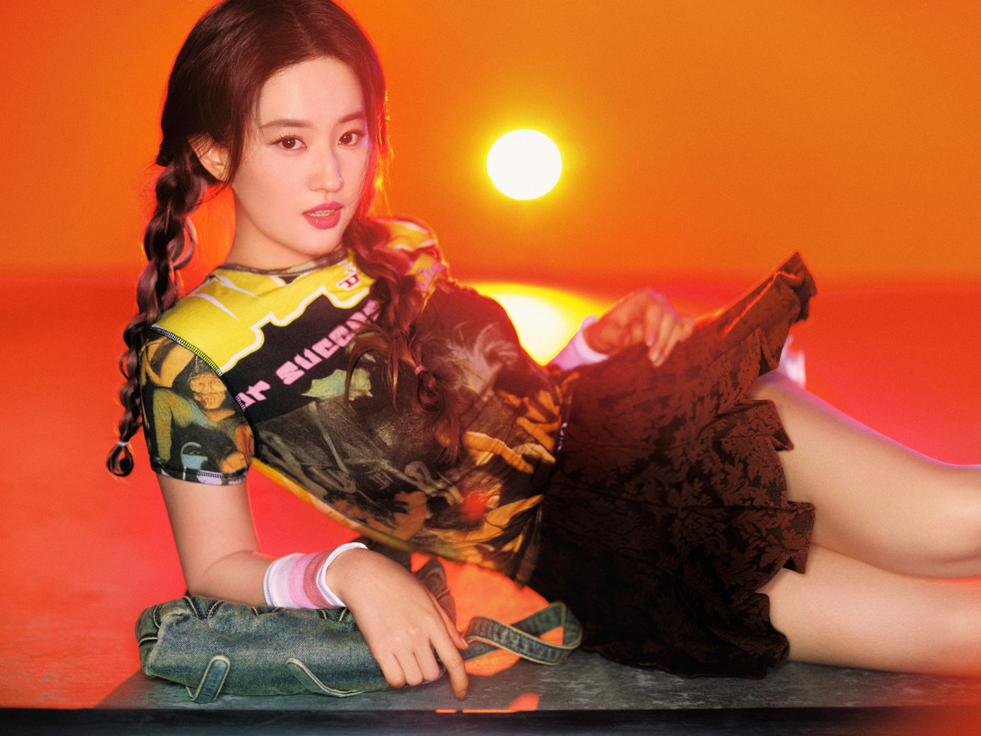 Ngày 25/8 là sinh nhật Lưu Diệc Phi, nữ diễn viên thực hiện bộ ảnh lấy ý tưởng từ phim Câu chuyện hoa hồng mới phát sóng của cô. Trong đó, Lưu Diệc Phi có tạo hình tóc tết trẻ trung như thuở 18, đến khi trưởng thành ngày càng quyến rũ, độc lập tự tin cá tính. Ngày 25/8 là sinh nhật Lưu Diệc Phi, nữ diễn viên thực hiện bộ ảnh lấy ý tưởng từ phim Câu chuyện hoa hồng mới phát sóng của cô. Trong đó, Lưu Diệc Phi có tạo hình tóc tết trẻ trung như thuở 18, đến khi trưởng thành ngày càng quyến rũ, độc lập tự tin cá tính.