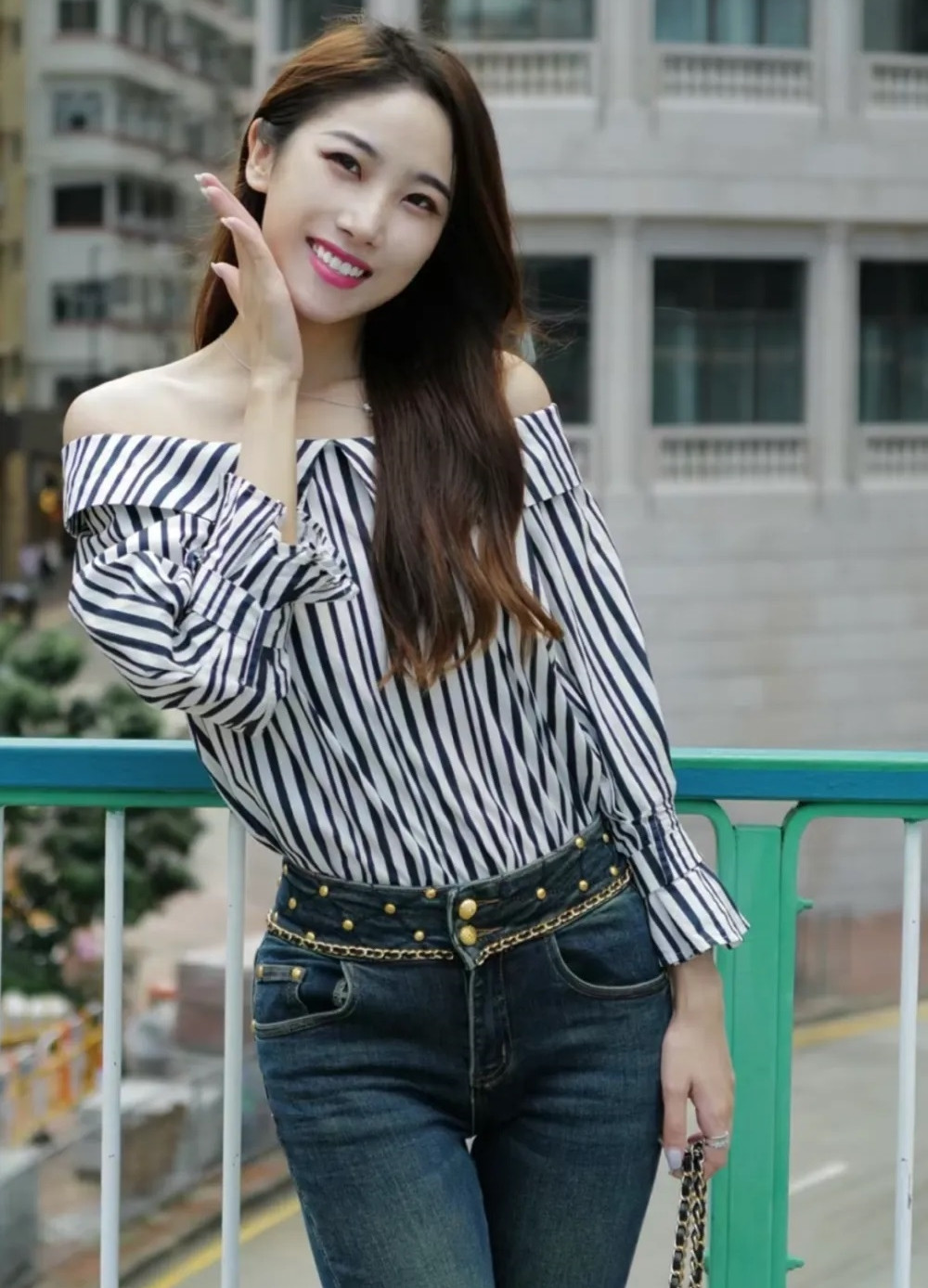 Lâm Tư Ninh hiện tại là thí sinh được yêu thích nhất trên tài khoản bình chọn của đài TVB. Lâm Tư Ninh hiện tại là thí sinh được yêu thích nhất trên tài khoản bình chọn của đài TVB.