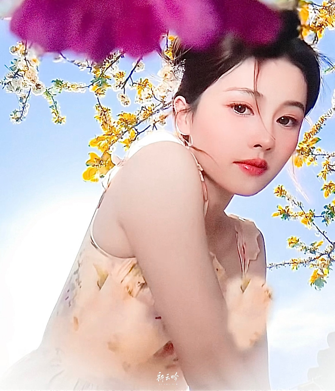 Theo Sohu, Bạch Lộc là nữ diễn viên chăm chỉ bậc nhất giới giải trí hiện nay. Hiện tại, cô miệt mài trên phim trường Lâm Giang Tiên. Đây là bộ cổ trang thứ hai của Bạch Lộc trong năm 2024 sau dự án Bạch nguyệt phạn tinh. Liên tục tham gia các tác phẩm mới, nên chỉ trong năm 2023 Bạch Lộc đã có tới 3 phim phát sóng là Trường nguyệt tẫn minh, Dĩ ái vi doanh, Ninh An như mộng. Theo Sohu, Bạch Lộc là nữ diễn viên chăm chỉ bậc nhất giới giải trí hiện nay. Hiện tại, cô miệt mài trên phim trường Lâm Giang Tiên. Đây là bộ cổ trang thứ hai của Bạch Lộc trong năm 2024 sau dự án Bạch nguyệt phạn tinh. Liên tục tham gia các tác phẩm mới, nên chỉ trong năm 2023 Bạch Lộc đã có tới 3 phim phát sóng là Trường nguyệt tẫn minh, Dĩ ái vi doanh, Ninh An như mộng.