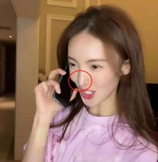 Chính vì gương mặt thiếu tự nhiên, Kim Thần bị chê khi đóng siêu phẩm cổ trang Khánh dư niên 2. Chính vì gương mặt thiếu tự nhiên, Kim Thần bị chê khi đóng siêu phẩm cổ trang Khánh dư niên 2.