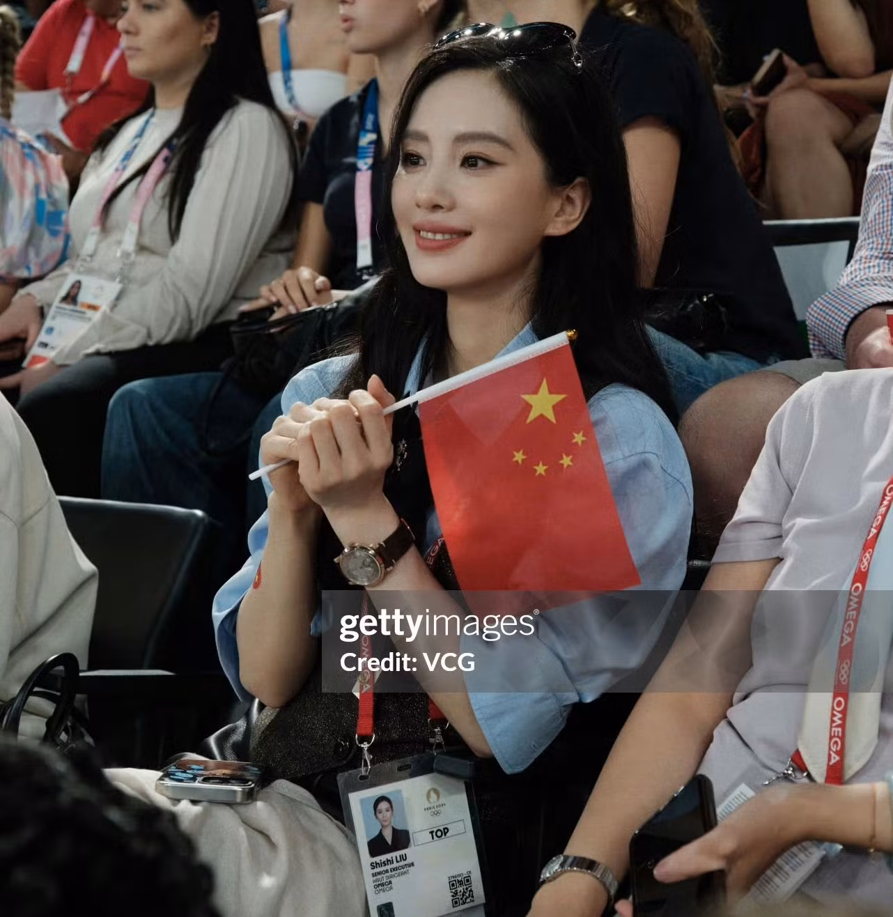Lưu Thi Thi được khen trạng thái tốt, khí chất thanh lịch sang trọng ngay cả trong những bức ảnh có chất lượng thấp.