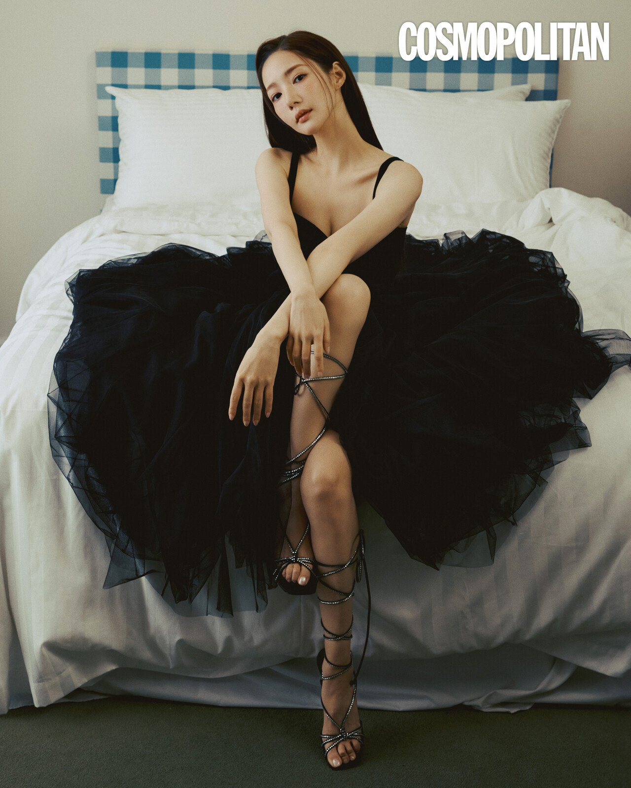 Tác phẩm thành công bùng nổ giúp Park Min Young lấy lại danh tiếng sau scandal hẹn hò với đại gia lừa đảo. Na In Woo cũng được khán giả biết tới nhiều hơn. Tác phẩm thành công bùng nổ giúp Park Min Young lấy lại danh tiếng sau scandal hẹn hò với đại gia lừa đảo. Na In Woo cũng được khán giả biết tới nhiều hơn.