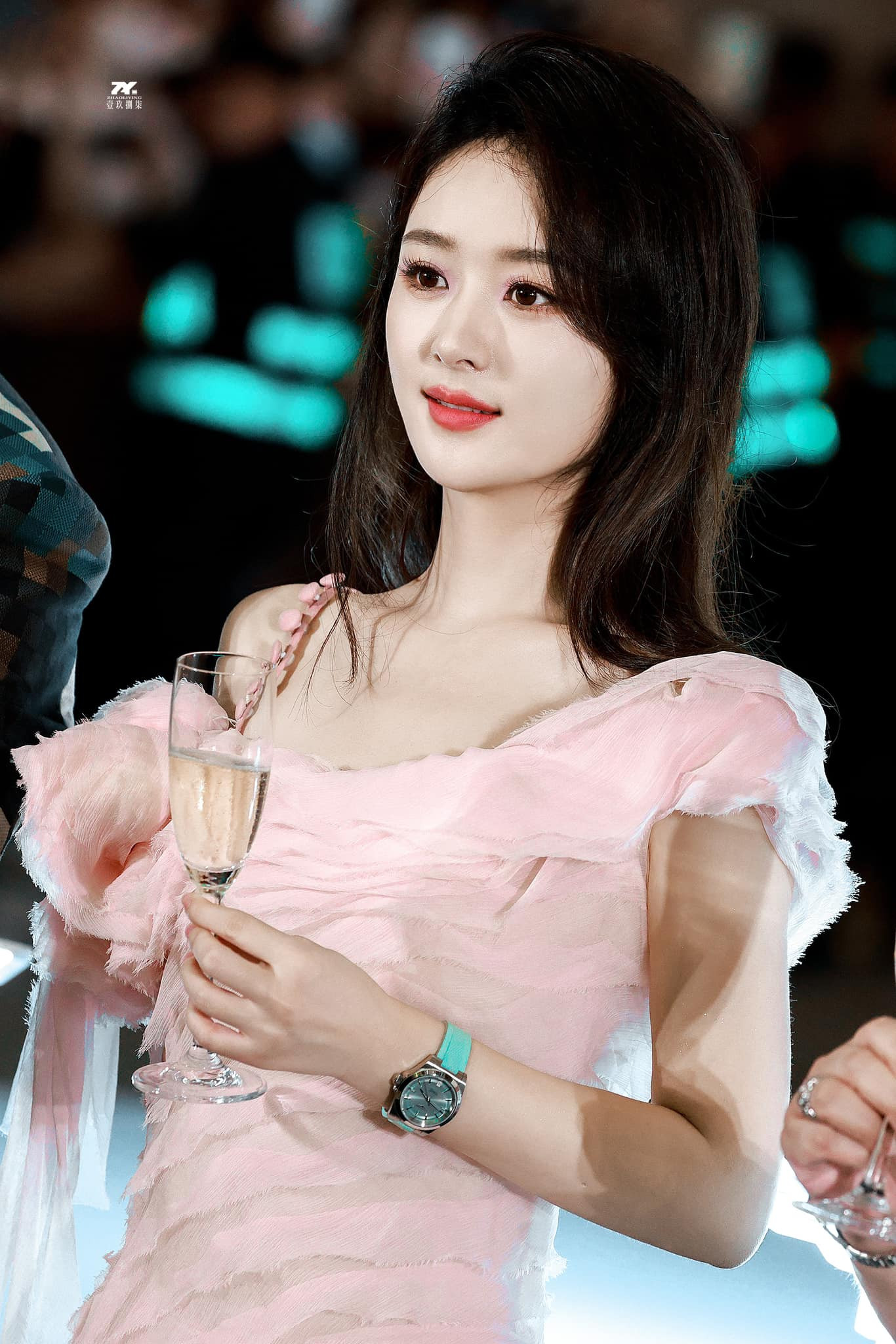 Triệu Lệ Dĩnh đang có sự nghiệp thăng tiến, danh tiếng tốt với khán giả. Triệu Lệ Dĩnh đang có sự nghiệp thăng tiến, danh tiếng tốt với khán giả.